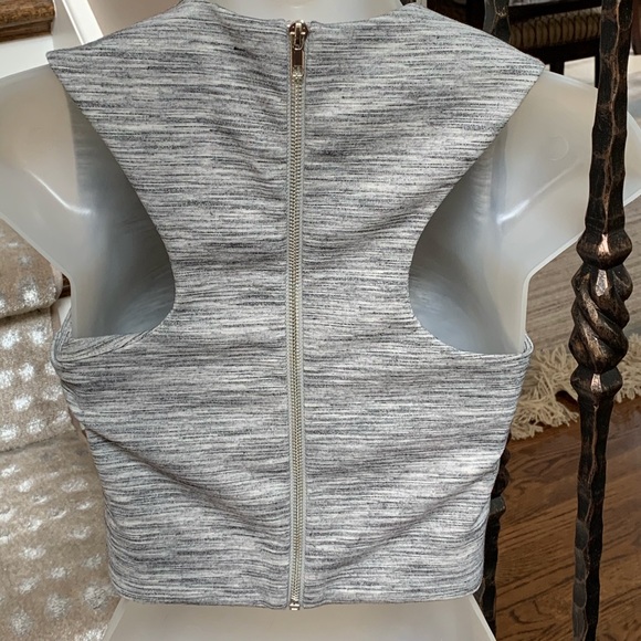 Akita Black Label Crop Top - Picture 2 of 3